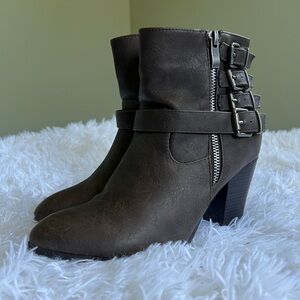 EUC closed toe ankle booties with buckle detail